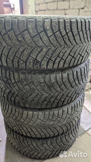 Michelin X-Ice North 4 235/45 R18 98T
