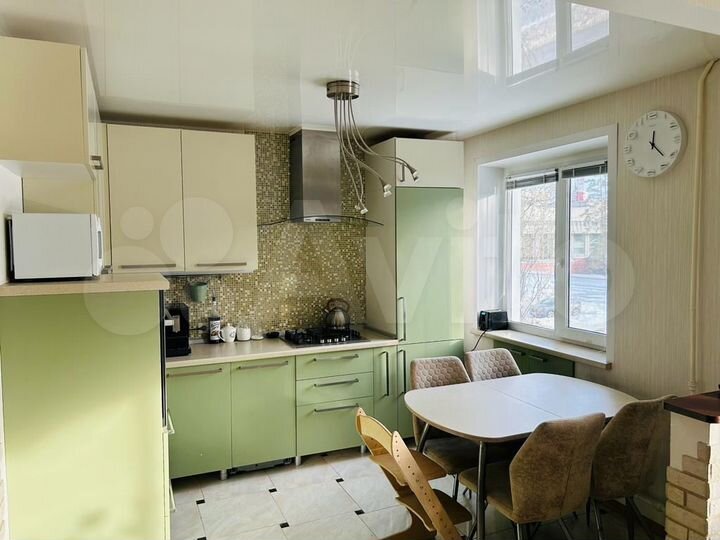 3-к. квартира, 70 м², 2/5 эт.