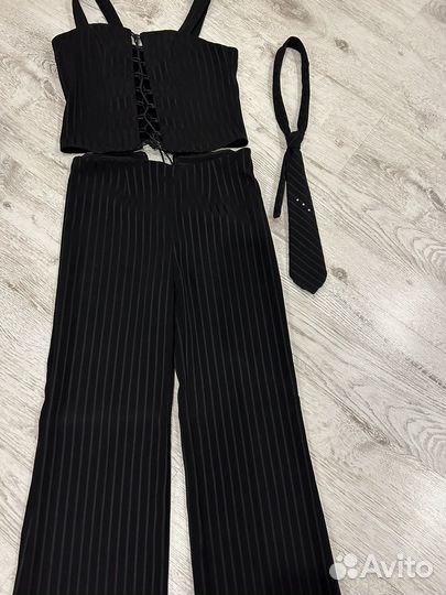 Брючный костюм