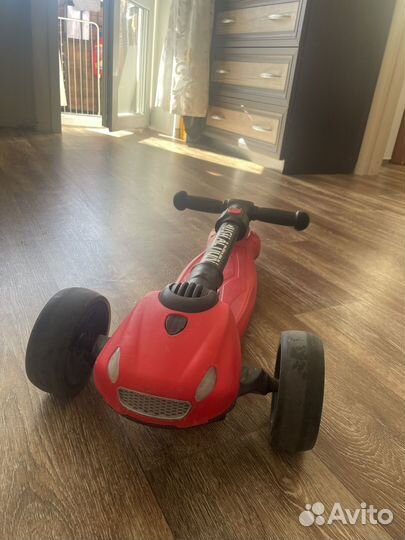 Самокат трехколесный