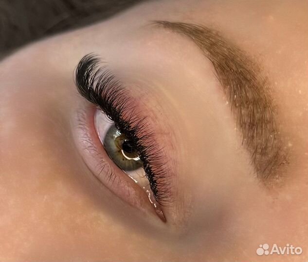 Наращивание ресниц, окрашивание бровей