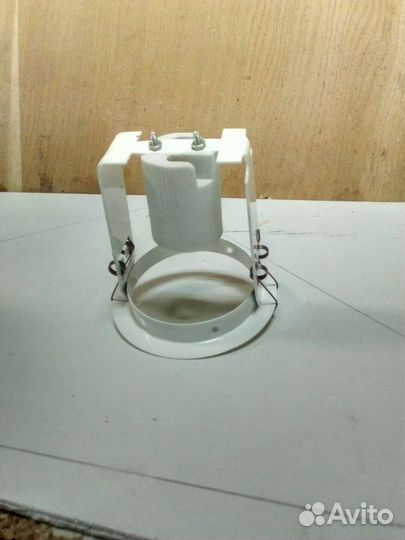 Светильник потолочный встраиваемый