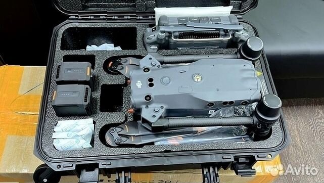 Квадрокоптер DJI Mavic 3 Pro