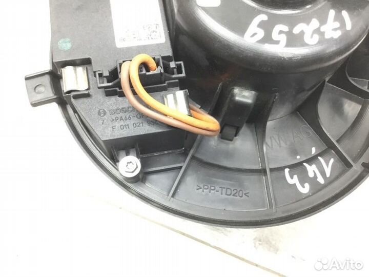 Мотор печки Volkswagen Passat универсал BLS 2008