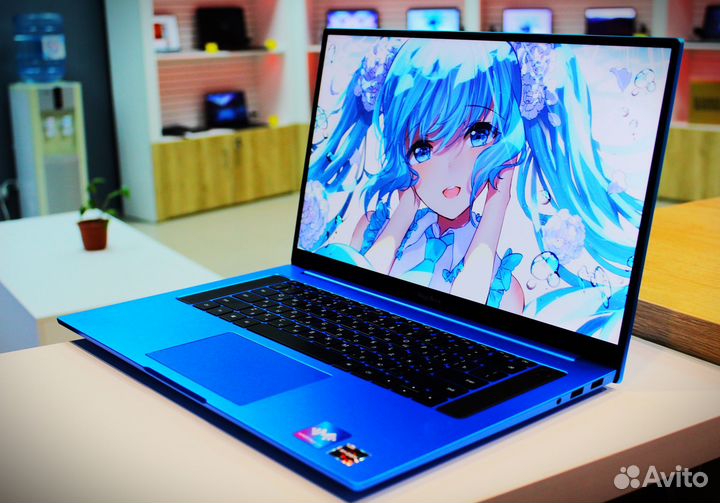 Шикарный ультрабук голубого цвета