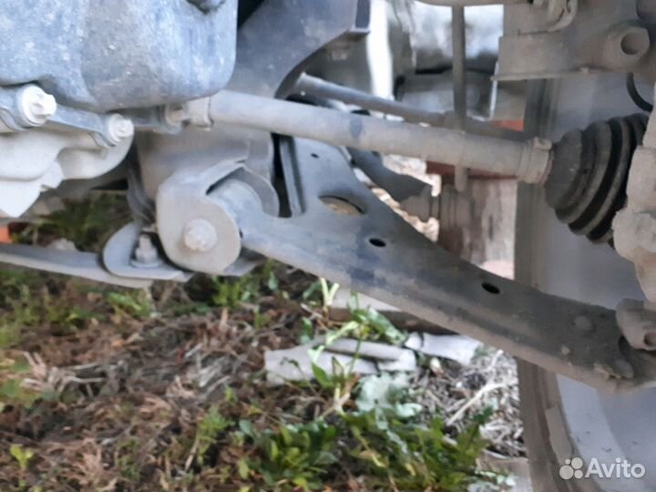 Рычаг левый Opel Corsa D 06-15