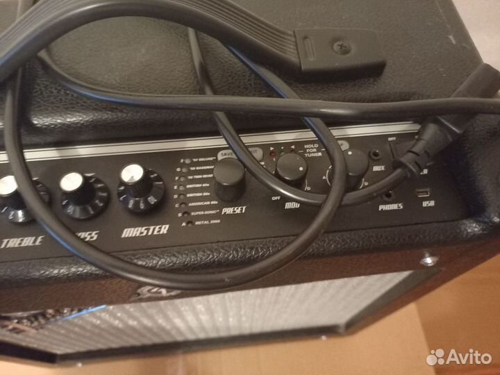 Гитарный комбоусилитель fender