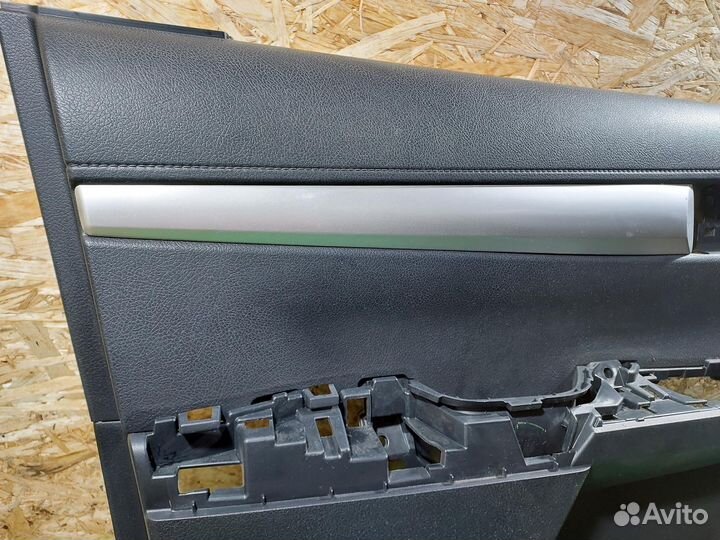 Обшивка двери задняя L G8 toyota Hilux (2015- 2020)