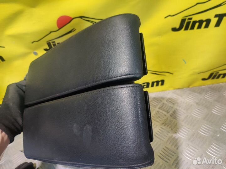 Подлокотник Volkswagen Touareg 7P5 cgea 3.0 tfsi