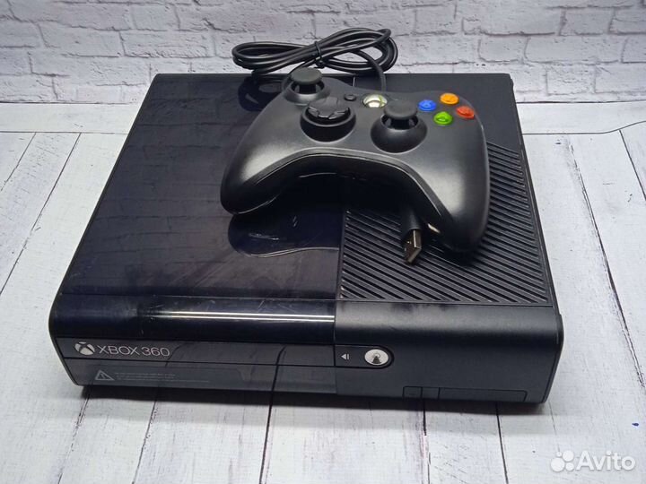 Xbox 360 E 160Gb много игр