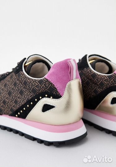 Кроссовки женские