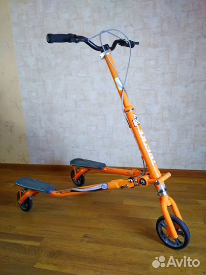 Trikke T67 CS - Карвинговый трехколесный самокат