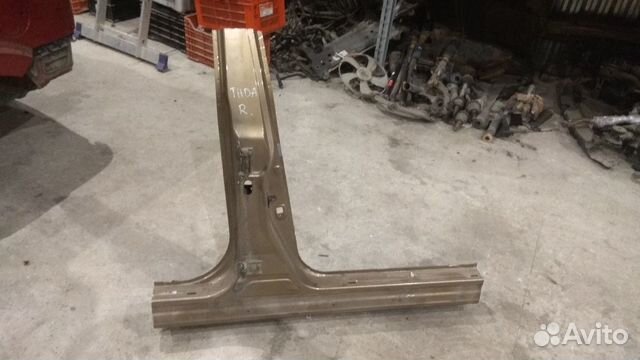 Порог Nissan Tiida