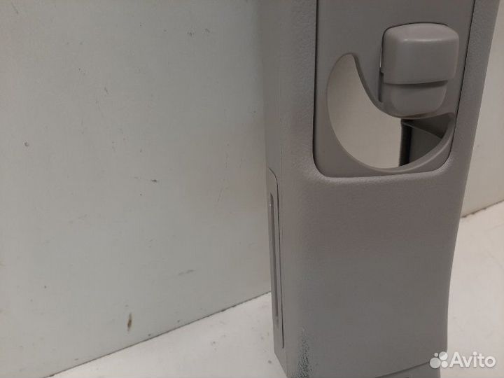 Обшивка стойки задняя правая Toyota Land Cruiser