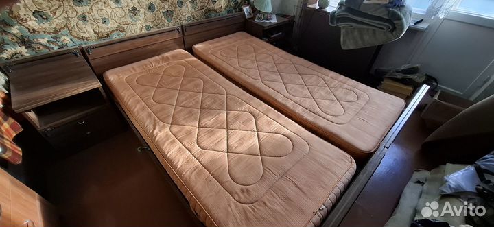 Спальный гарнитур б/у