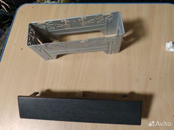 Рамка дня магнитолы, заглушка