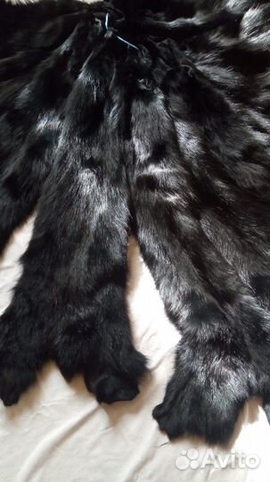 Шкуры черной лисы