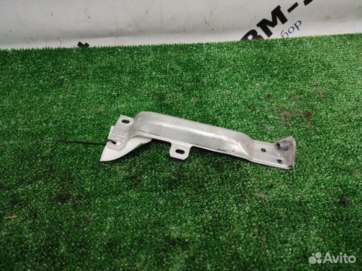 Кронштейн усилителя бампера правый Bmw 530I F10