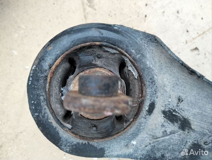 Задний правый рычаг Kia Ceed ED