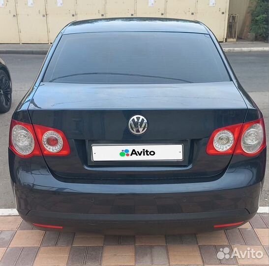 Volkswagen Jetta 1.6 МТ, 2006, битый, 230 000 км