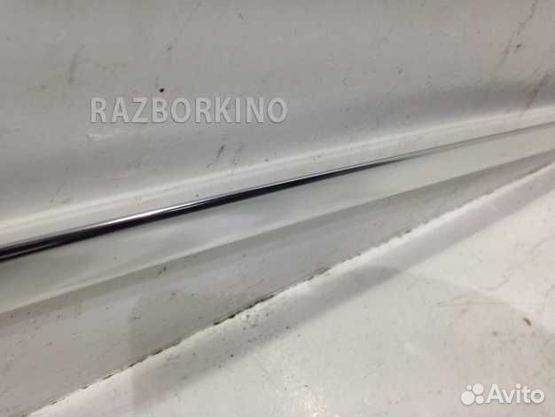 Молдинг стекла двери передней правой