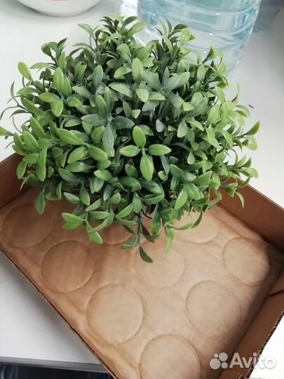 Искусственный декоративный цветок в горшке