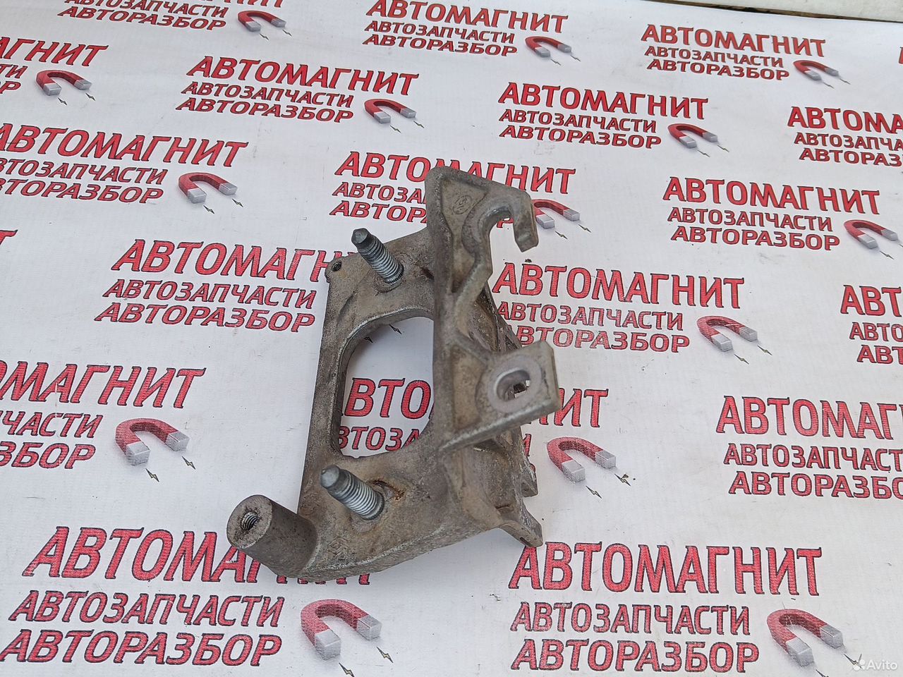 Кронштейн опоры двигателя Рено Дастер 2 19-нв