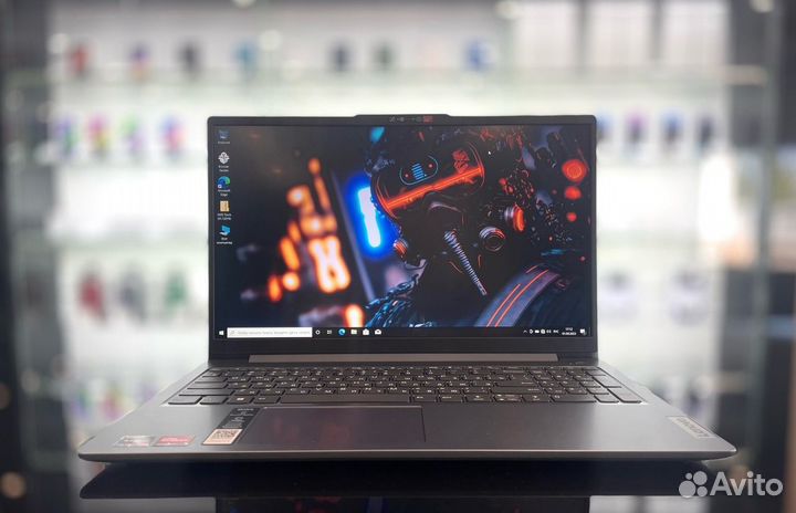 Ноутбук Lenovo/Ryzen 5 7520U/Radeon 610/SSD 512gb