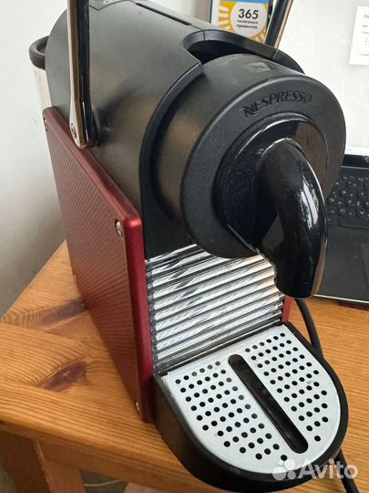 Кофемашина капсульная Delonghi Nespresso