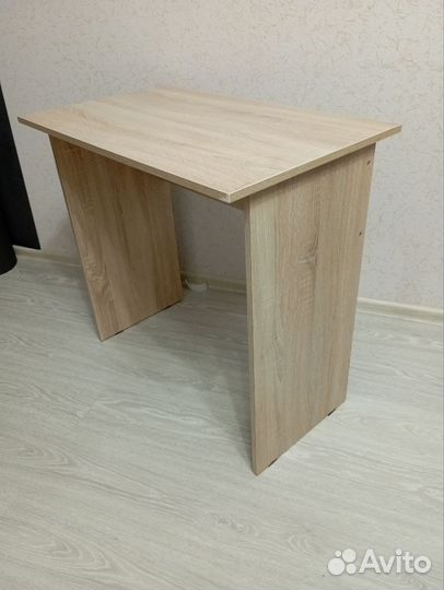 Письменный стол