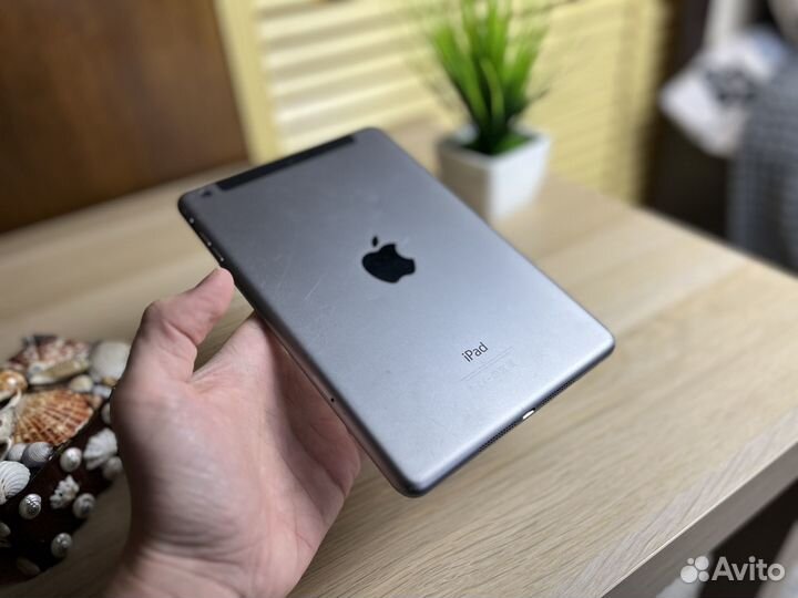 iPad Mini WI-FI + Cellular LTE Tablet