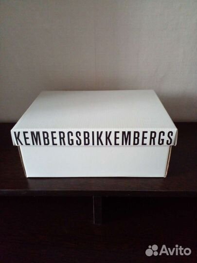 Коробки фирменные жёсткие (Италия)