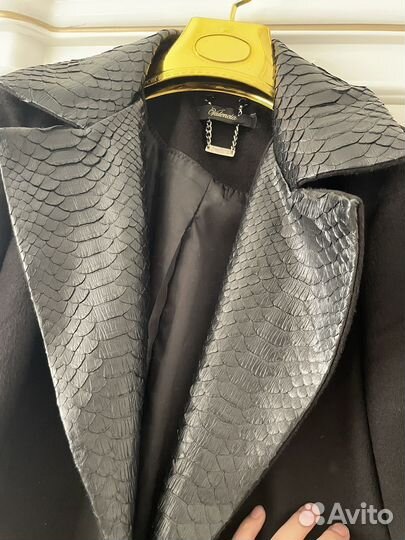 Пальто из питона