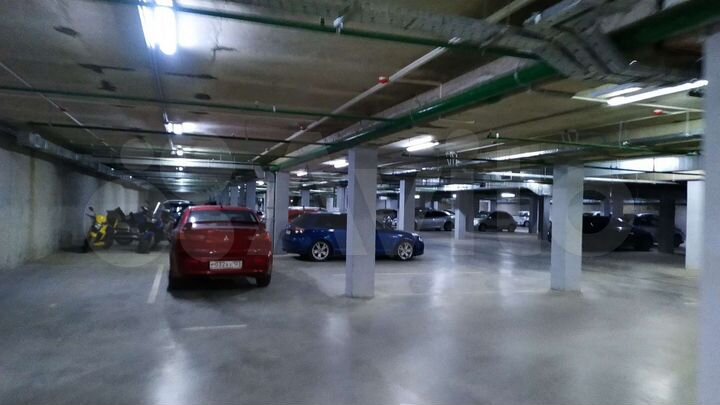 Машиноместо, 30 м²