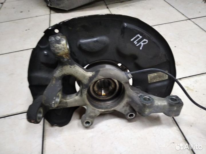 Кулак поворотный передний правый w204 C-class 6