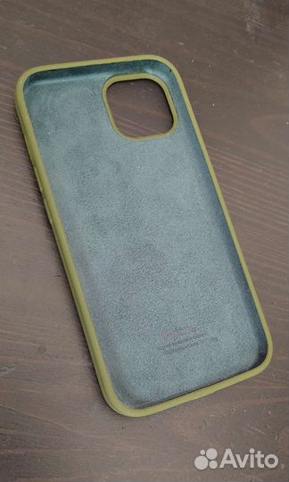 Чехол на iPhone 13