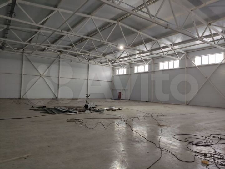 Склад, 1400 м² новый, 50 кВт, пандус, без колонн