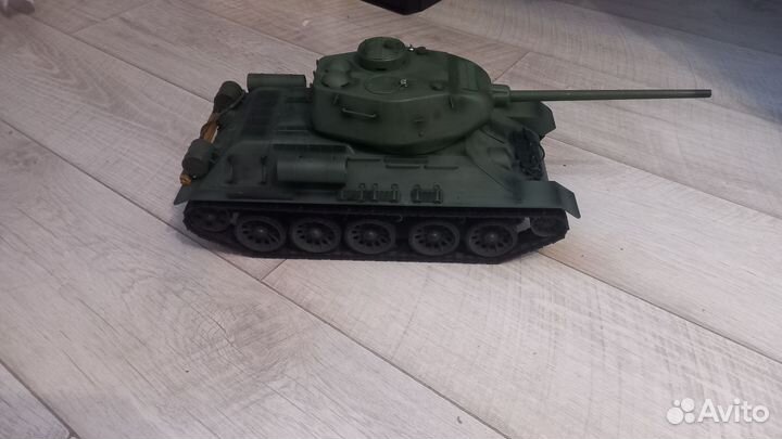 Модель танка на радиоуправлении