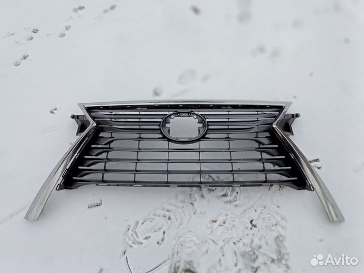 Решетка радиатора Lexus RX