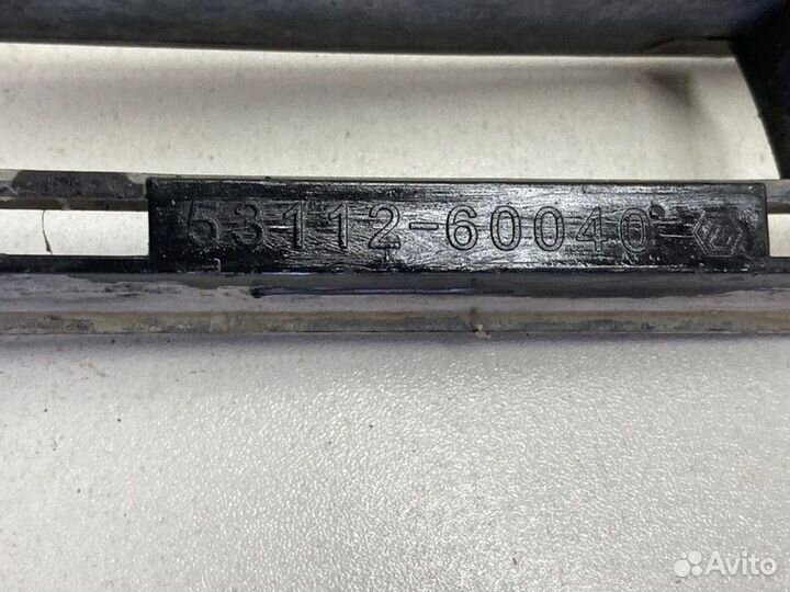 Решетка в бампер передняя правая Toyota Land