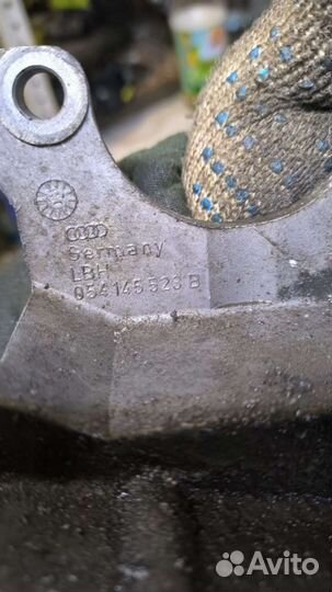 Кронштейн генератора Audi 100C4 054145523B