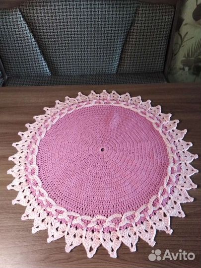 Салфетка на стол ручной работы