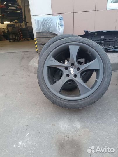 R22 Yokohama Advan Sport V105 295/35, PCD 5x130 DIA 71.6