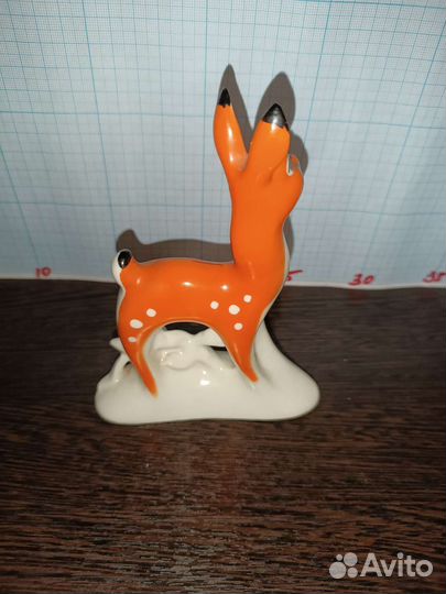 Фарфоровая статуэтка. Олень - Лань. Городница