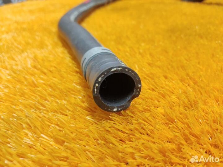 Патрубок системы охлаждения Mercedes-Benz E-Class