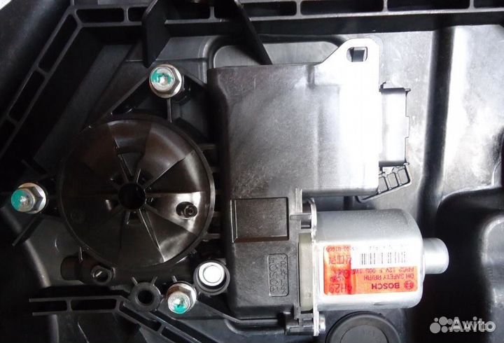 Моторчик стеклоподъемника Genesis Hyundai G80 DH