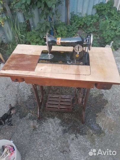 Швейная машина Подольск ножная