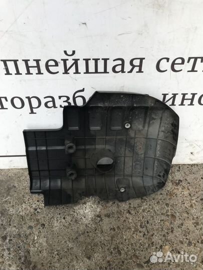 Накладка декоративная на двигатель Nissan Pathfind