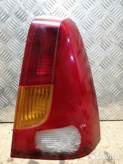 Фонарь задний правый Renault Logan 1 SR K7J
