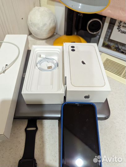 Телефон iPhone 11